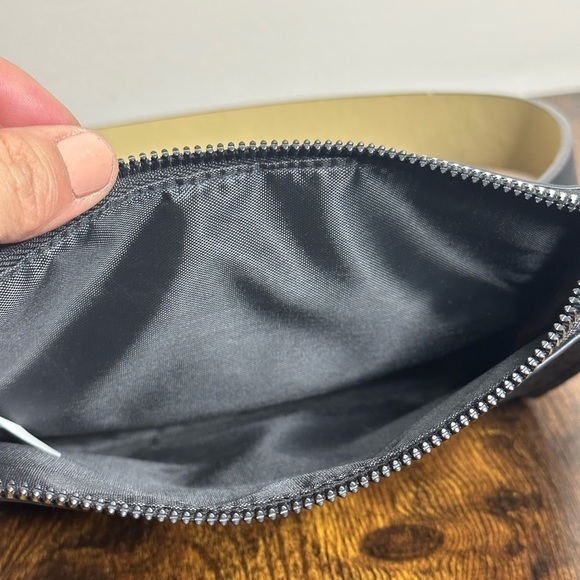 NWOT Stone Mountain Black Leather Belt Bag fanny pack size small - Picture 6 of 11